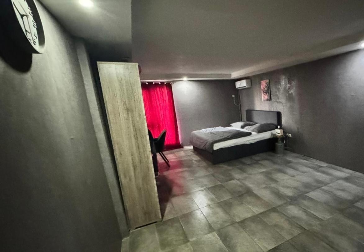 Mai Hotel Conakry Bagian luar foto