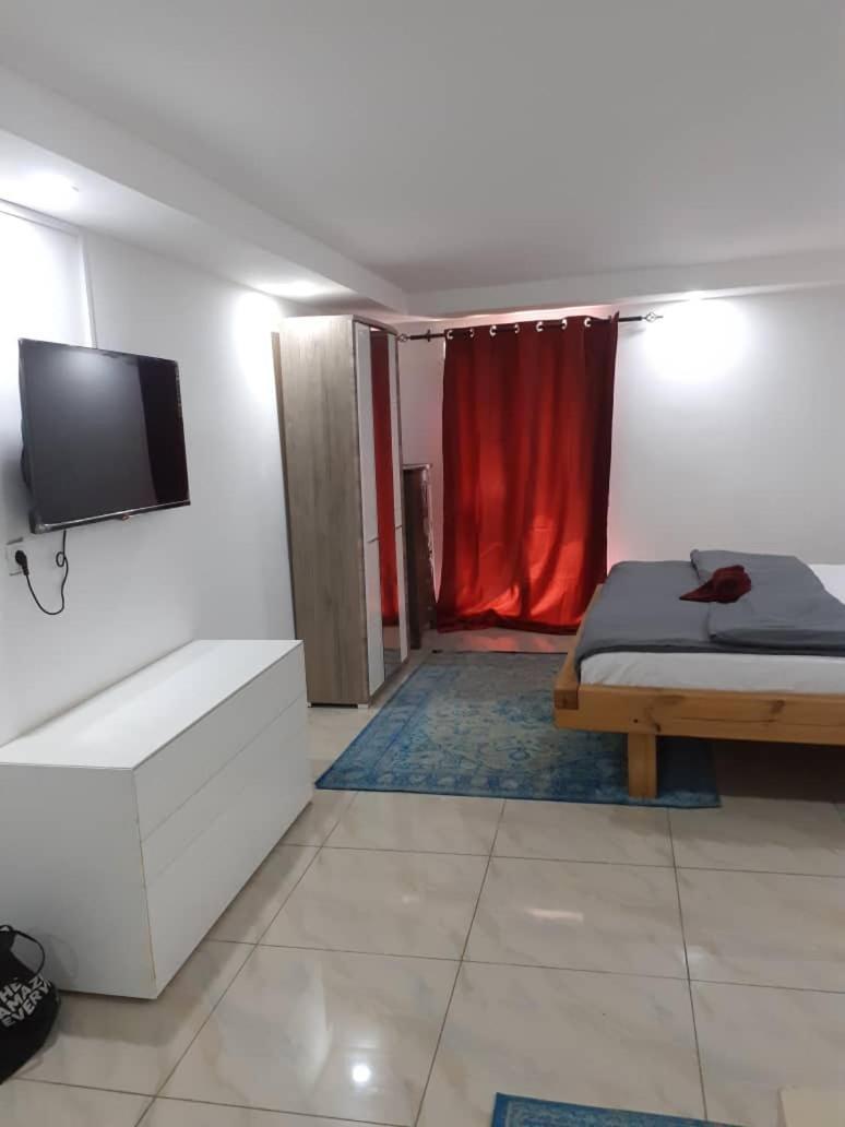 Mai Hotel Conakry Bagian luar foto