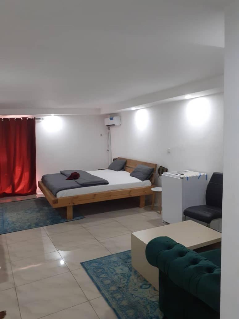 Mai Hotel Conakry Bagian luar foto